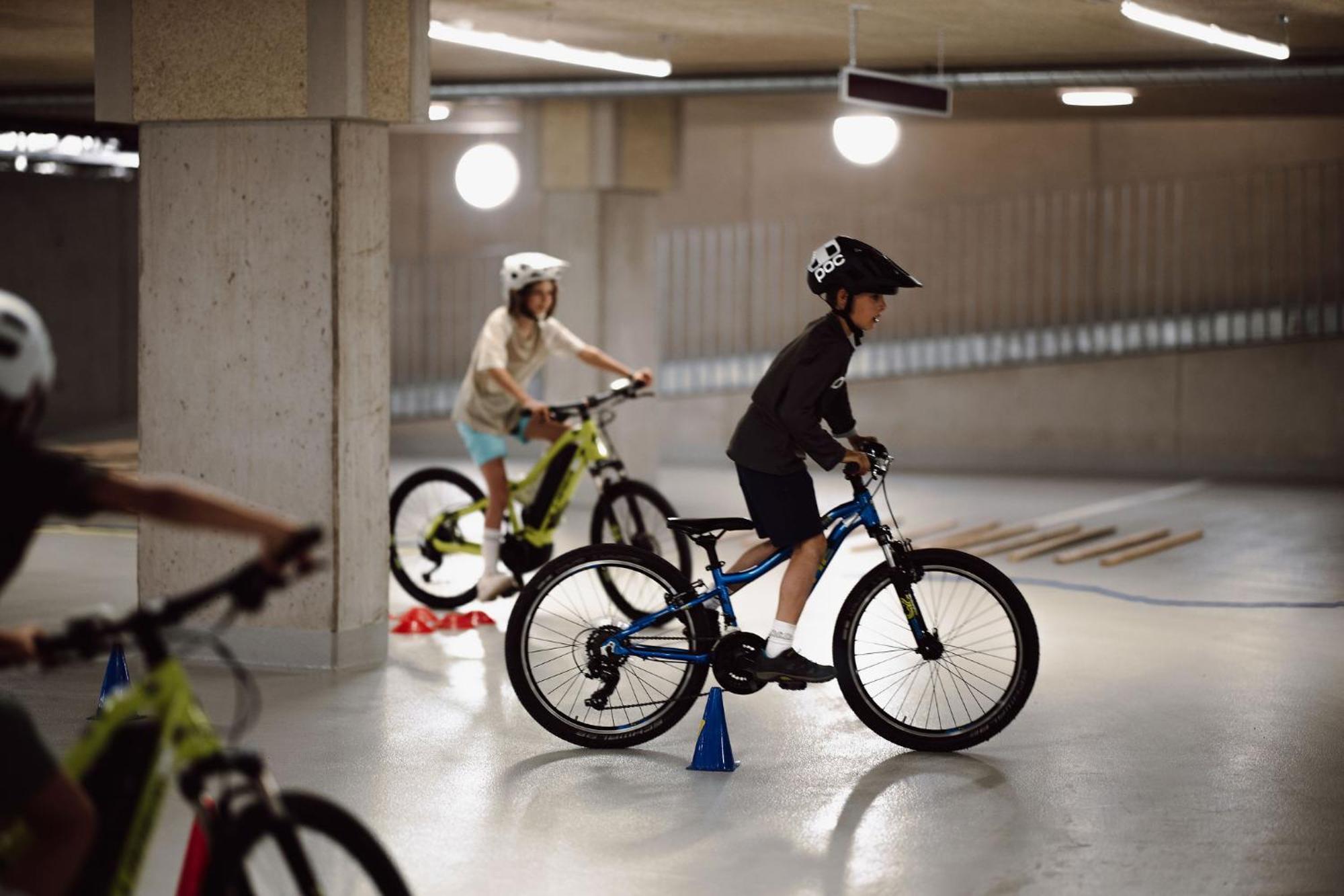 Dips&Drops - The First Bike And Ski Hub Flachau Exterior photo